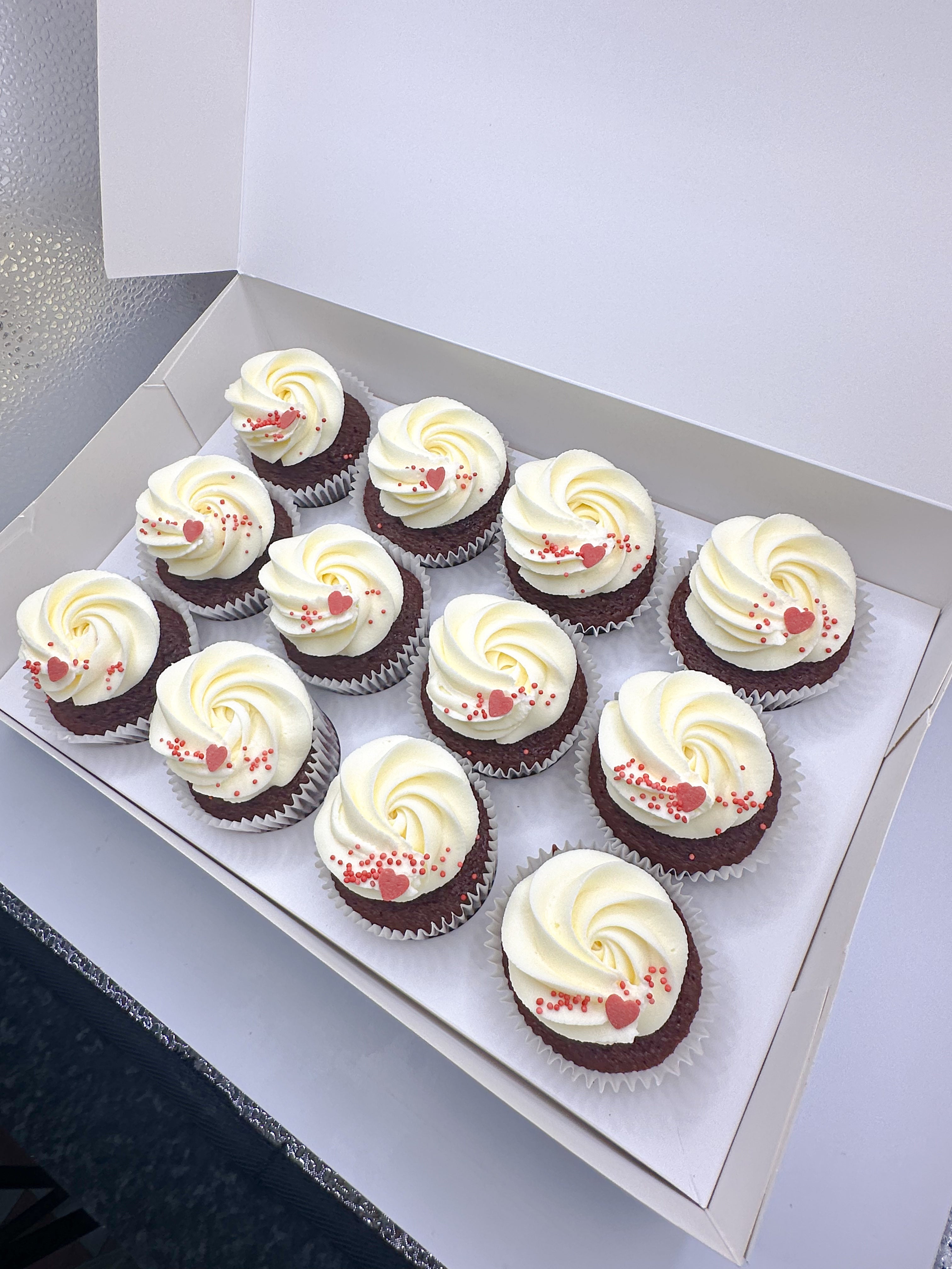 Red velvet cupcake box (Standard storlek)